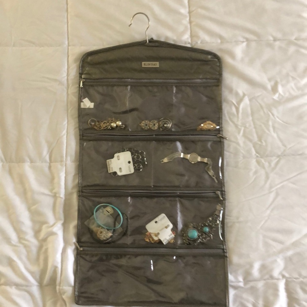 Hanging Accessory organizer